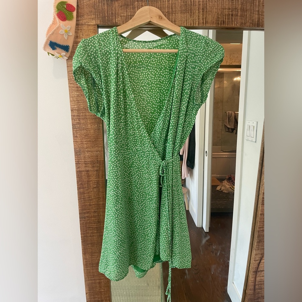 Reformation Dawn dress in julep. Size medium